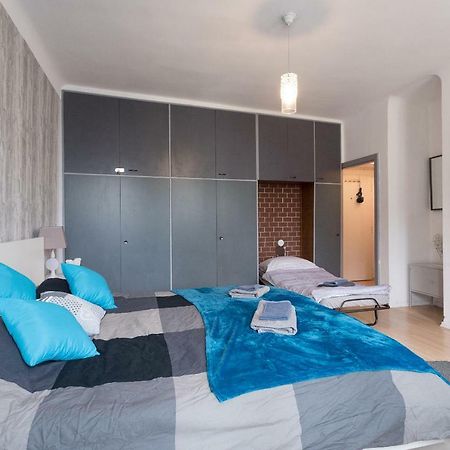 Cute Red Star Studio City Center Вена Экстерьер фото