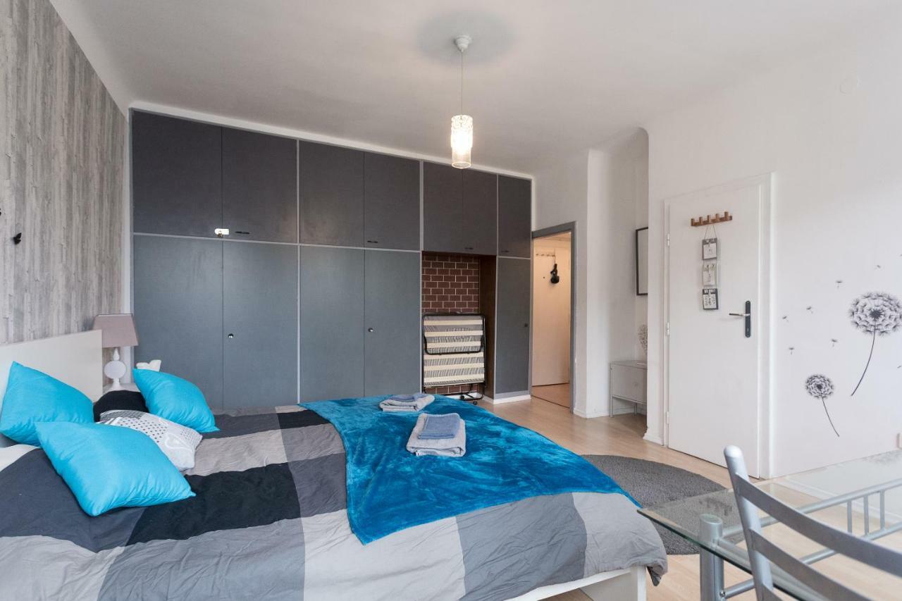 Cute Red Star Studio City Center Вена Экстерьер фото