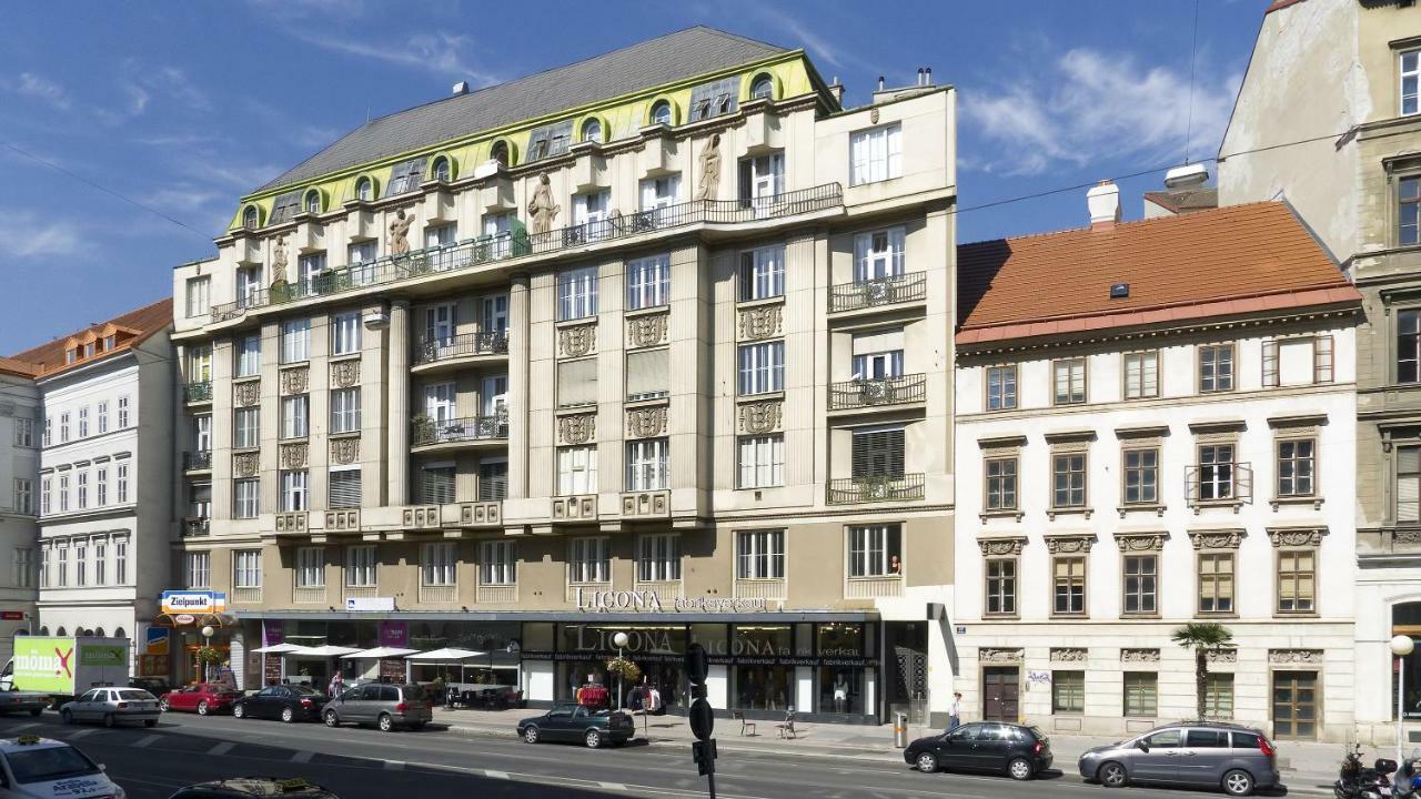 Cute Red Star Studio City Center Вена Экстерьер фото